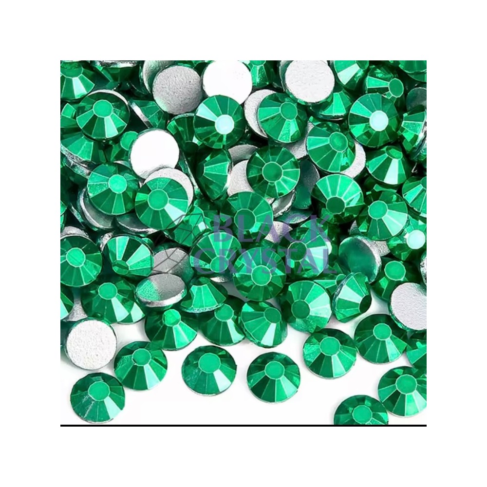 KRYSZTAŁKI DO PRZYKLEJANIA NA UBRANIE