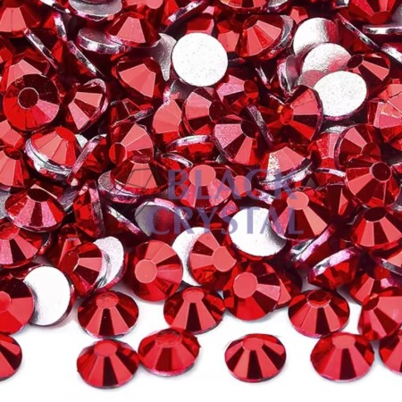 KRYSZTAŁKI DO PRZYKLEJANIA NA UBRANIE