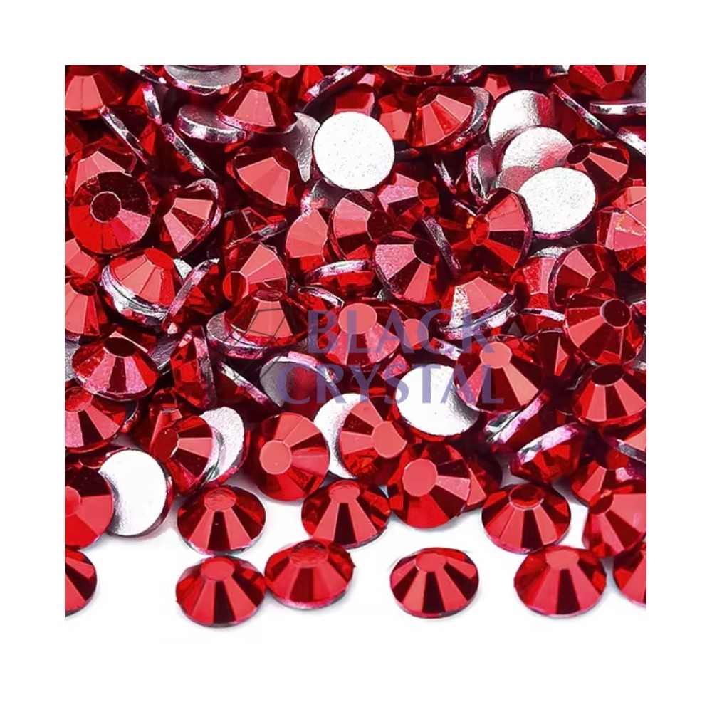 KRYSZTAŁKI DO PRZYKLEJANIA NA UBRANIE