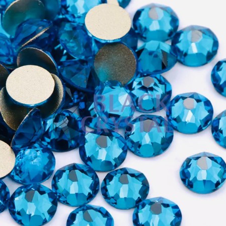 Niebieskie cyrkonie szklane do przyklejania w kolorze Capri Blue