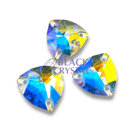 Kamienie do przyszywania sprawdzają się przy ozdabianiu strojów rewiowych